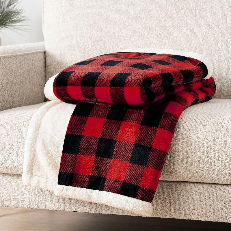 PAVILIA Soft Fleece Blanket Throw for Couch, Lightweight Plush Warm Blankets for Bed Sofa with Jacquard Pattern