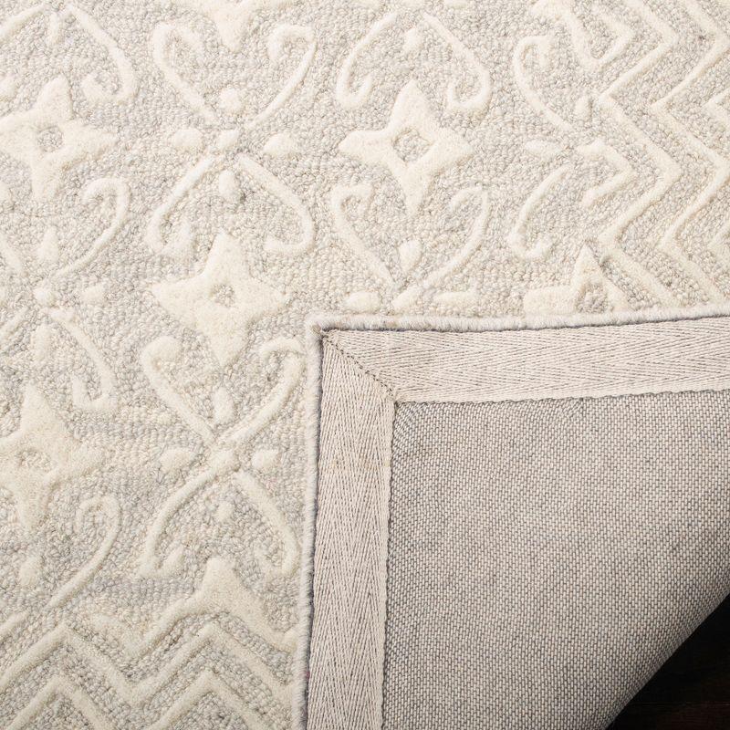 Blossom BLM114 Hand Tufted Area Rug - Grey/Ivory - 4'x6' - Safavieh..