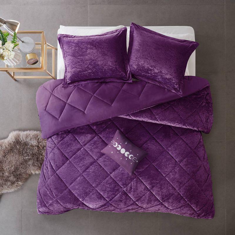 Luxurious Full/Queen Purple Velvet Quilted Comforter Set with Decorative Pillow