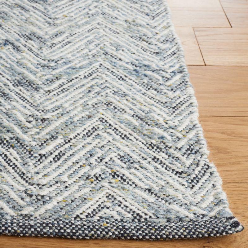 Kilim KLM401 Hand Woven Area Rug - Grey - 5'x8' - Safavieh