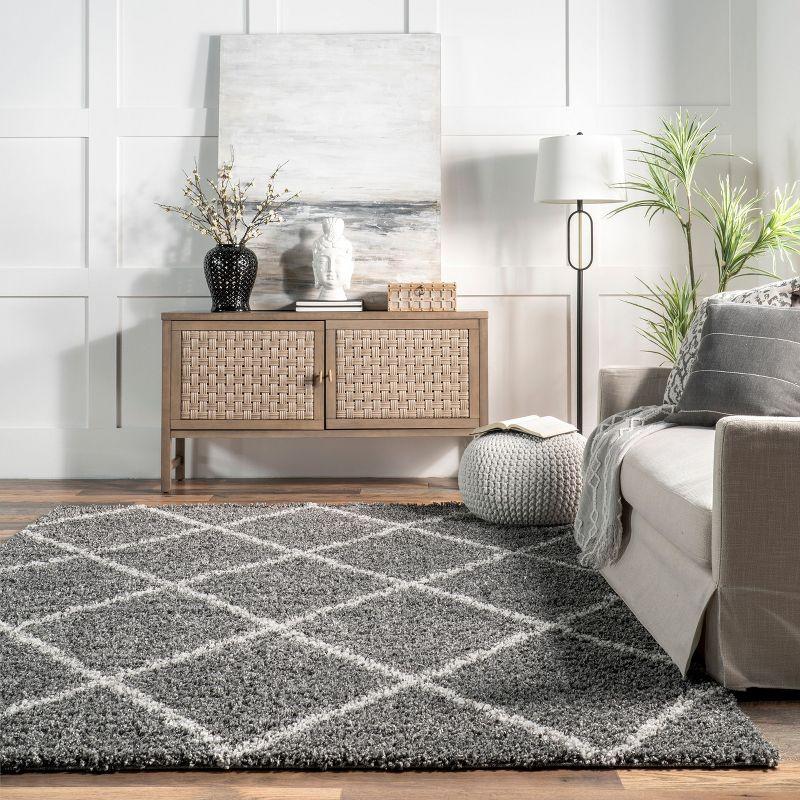 Nuloom Tess Trellis 5x8 Shag Indoor Area Rug for Living Room Bedroom Dining Room Nursery, Dark Grey/Ivory