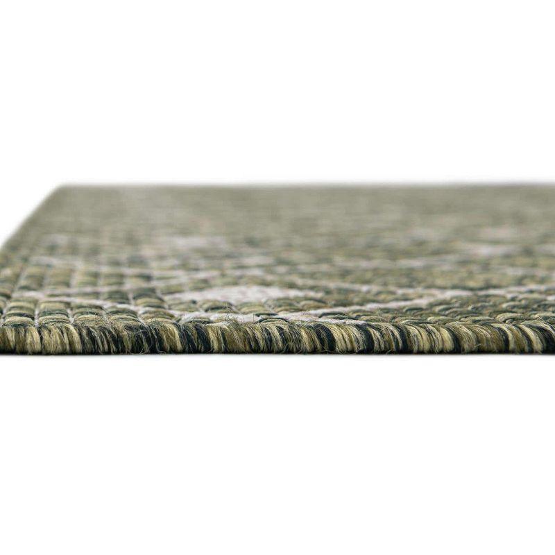 Easy-Care Green Trellis 6' x 9' Outdoor Synthetic Rug