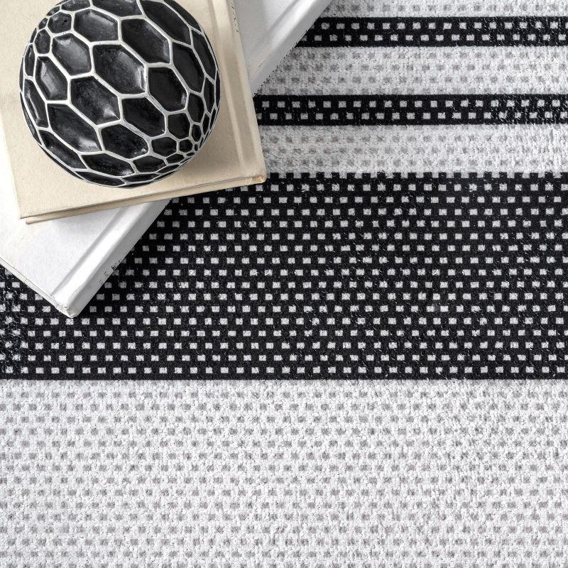 Nuloom Lena Pet Friendly Machine Washable Striped Area Rug, 3' x 5', Charcoal