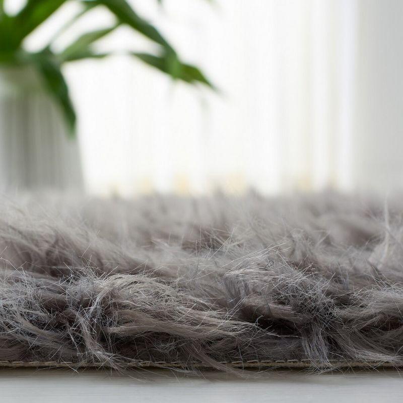 Faux Sheep Skin FSS115 Power Loomed Indoor Area Rug - Grey - 4'x6' - Safavieh