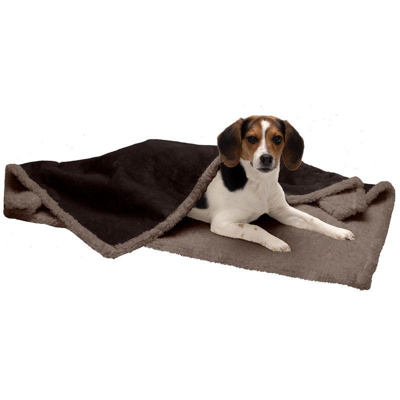 FurHaven Snuggly & Warm Soft-Edge Warming Waterproof Blanket