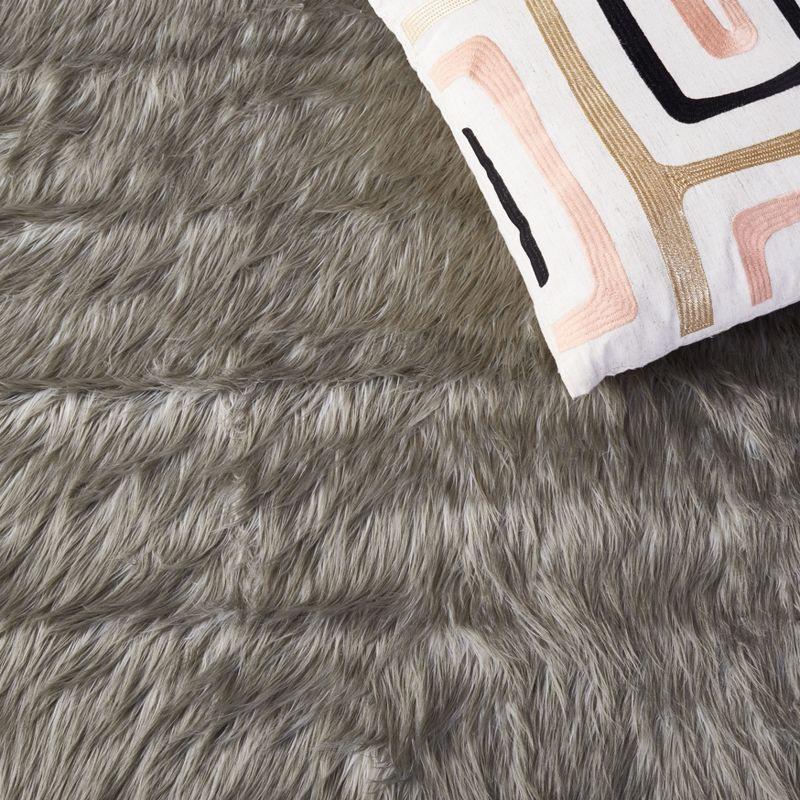 Faux Sheep Skin FSS118 Power Loomed Area Rug - Dark Grey - 5'x8' - Safavieh.