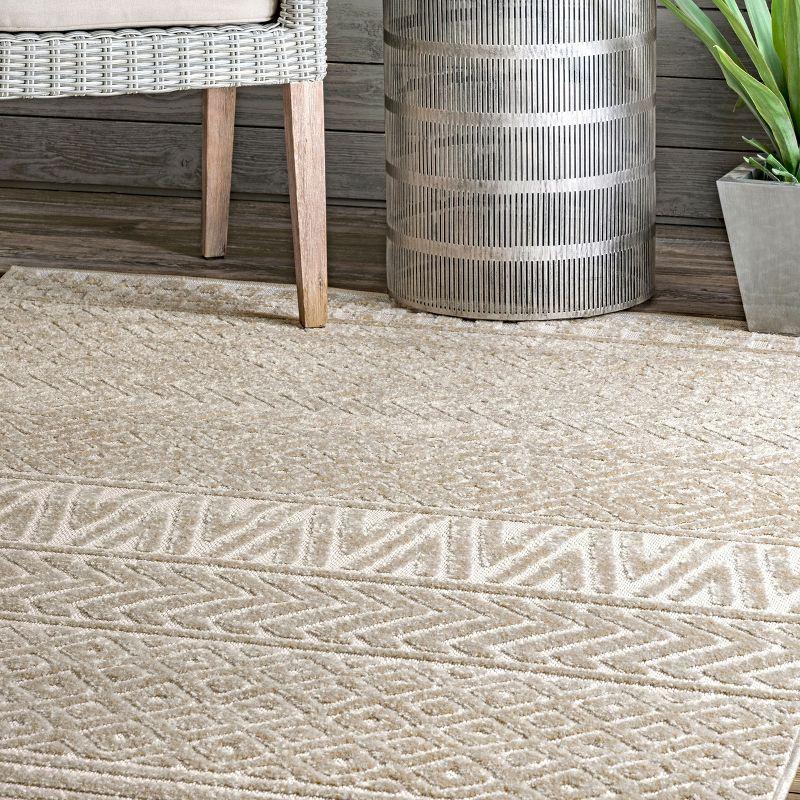 Nuloom Kamryn Bohemian Striped Indoor and Outdoor Area Rug