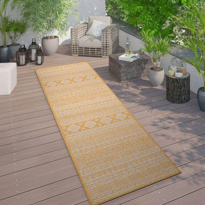 World Rug Gallery Distressed Geometric Bohemian Textured Flat Weave Indoor/Outdoor Area Rug - YELLOW 2'x7'