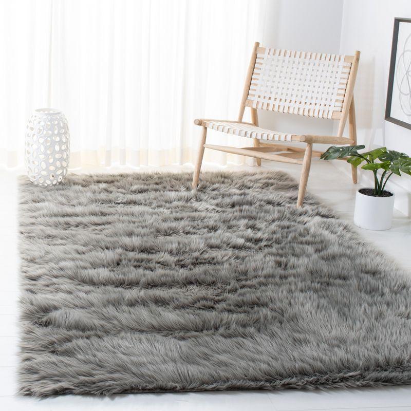 Faux Sheep Skin FSS235 Power Loomed Indoor Area Rug - Grey - 5'x7' - Safavieh