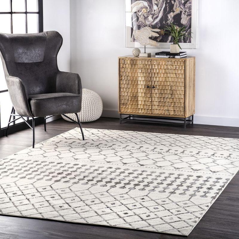 Modern Gray Geometric Moroccan Easy-Care Area Rug, 6'7" x 9'