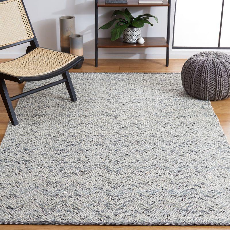 Kilim KLM401 Hand Woven Area Rug - Grey - 4'x6' - Safavieh