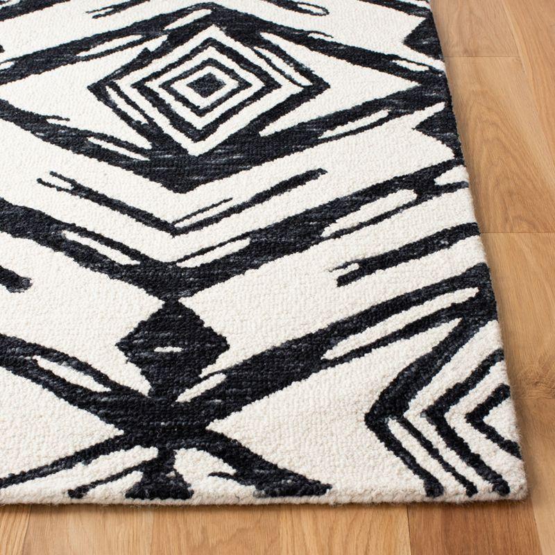 Metro MET402 Hand Tufted Area Rug  - Safavieh