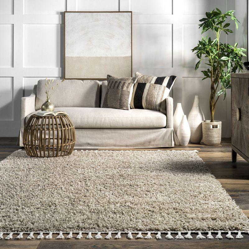 Nuloom Neva Solid 5x8 Shag Indoor Area Rug for Living Room Bedroom Dining Room Nursery, Beige/Ivory