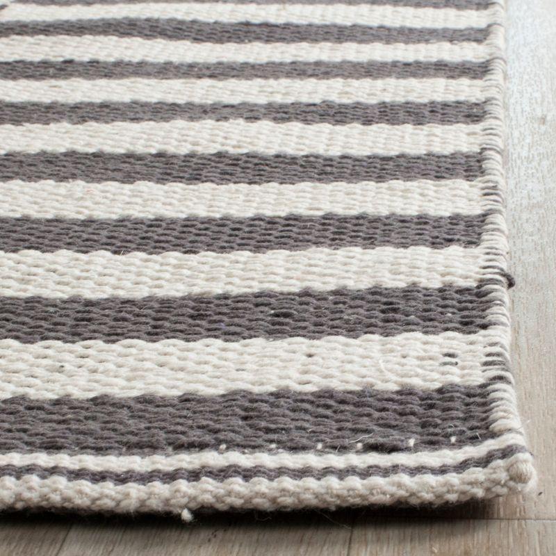 Montauk MTK715 Hand Woven Indoor Area Rug - Ivory/Grey - 7'x9' - Safavieh