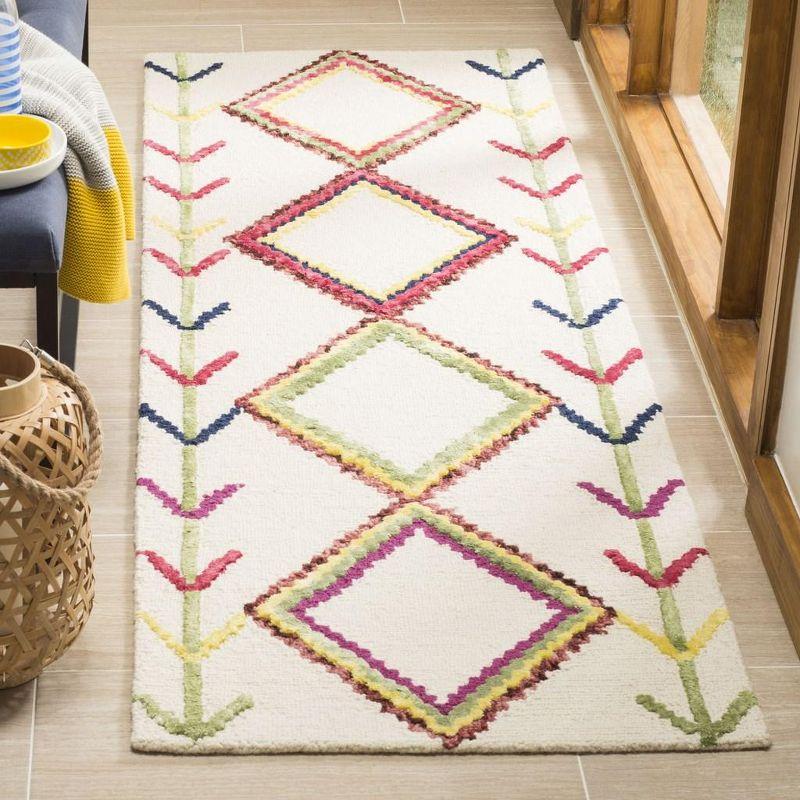 Bellagio BLG563 Hand Tufted Runner Rug - Ivory/Multi - 2'3"x7' - Safavieh.