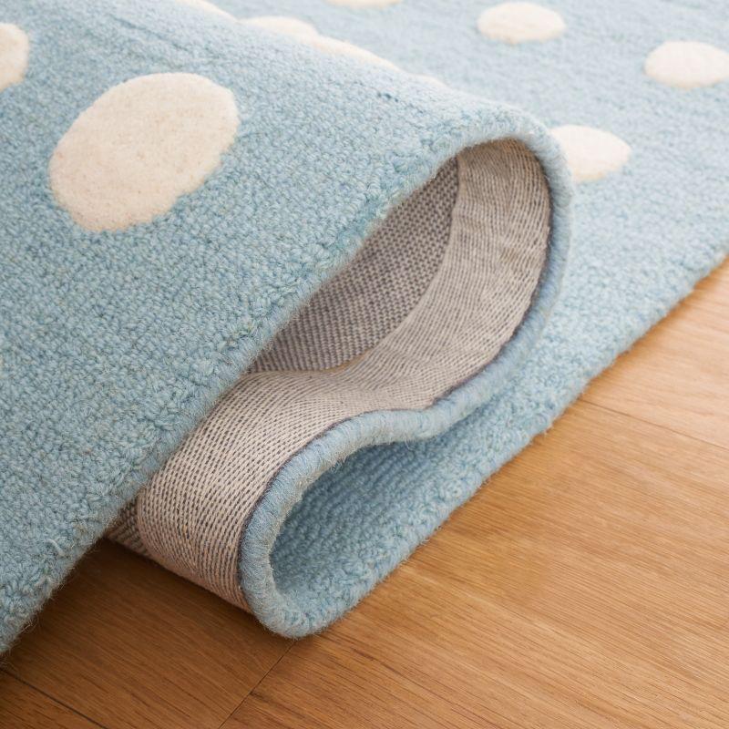 Safavieh Kids SFK926 Hand Tufted Indoor Area Rug - Blue/Ivory - 5'x5' - Safavieh