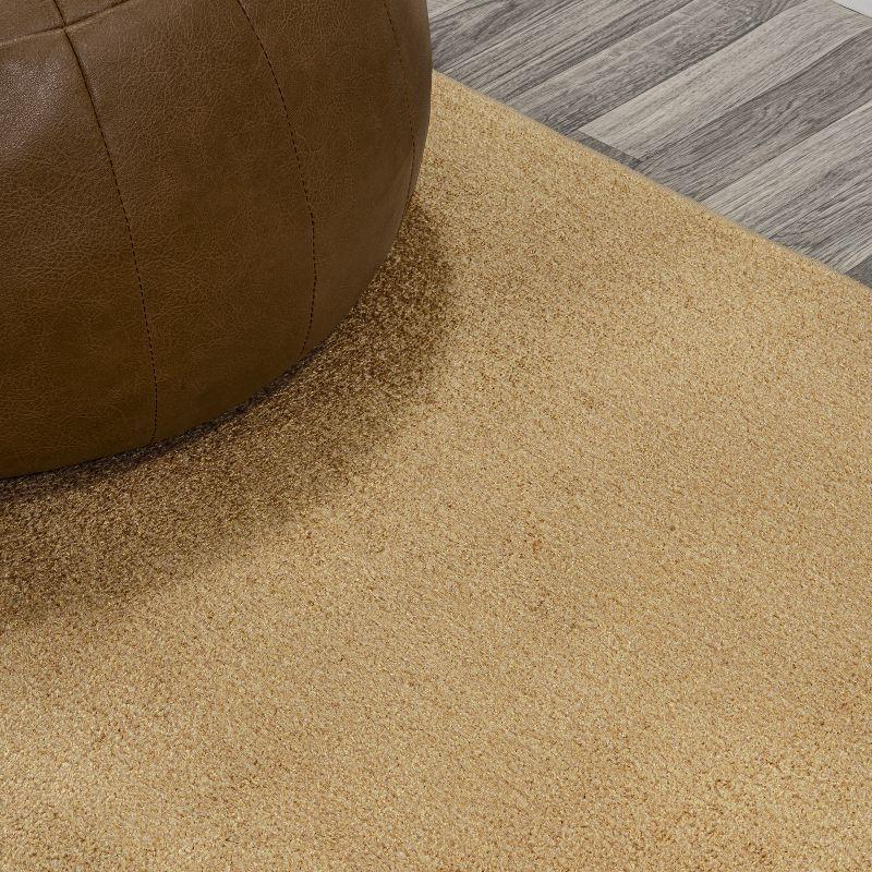 JONATHAN Y Twyla Classic Solid Low-Pile Machine-Washable Area Rug