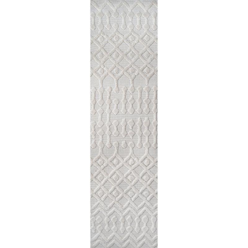 Peralta Moroccan Diamond Indoor/Outdoor Area Rug - JONATHAN Y