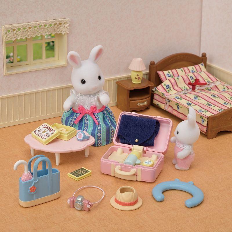 Calico Critters Snow Rabbit Mother's Weekend Travel Set, Dollhouse Playset with Figure and Accessories
