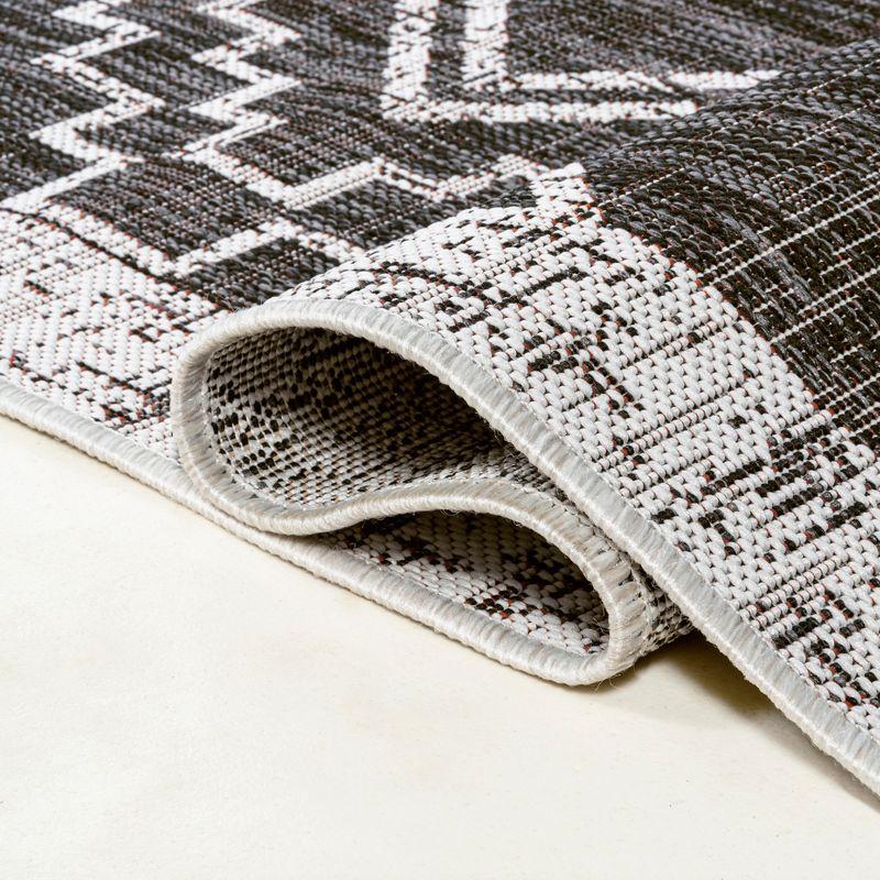 Marokko Diamond  Medallion Indoor/Outdoor Area Rug - JONATHAN Y