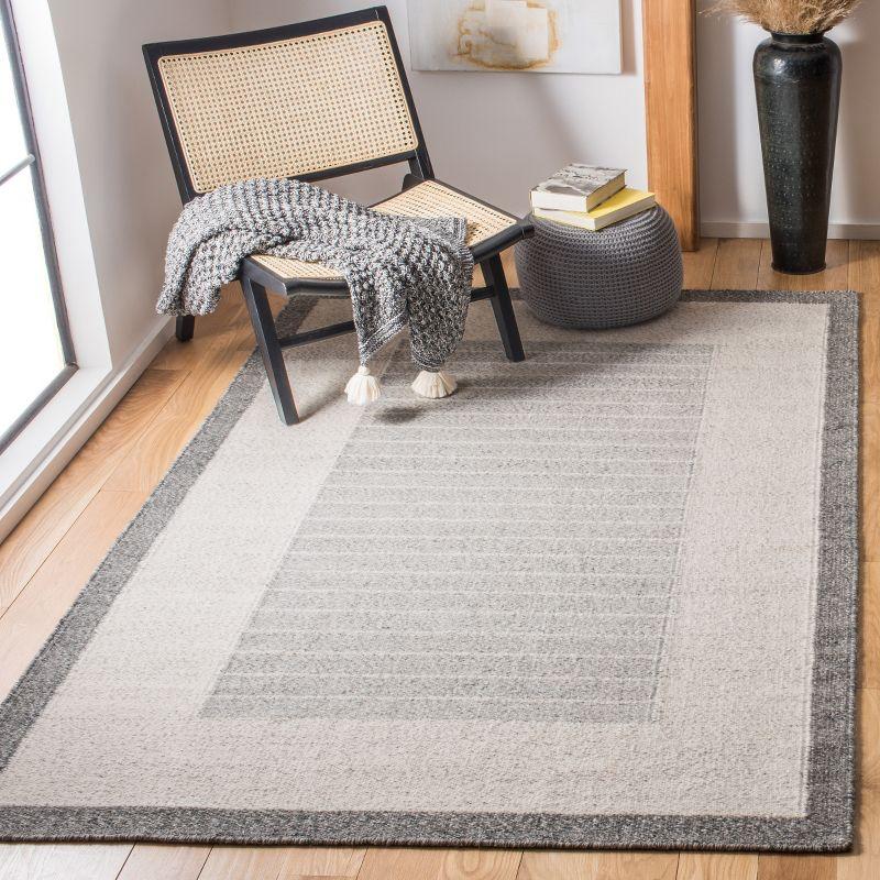 Kilim KLM155 FLAT WEAVE Accent Rug - Ivory/Grey - 3'x5' - Safavieh