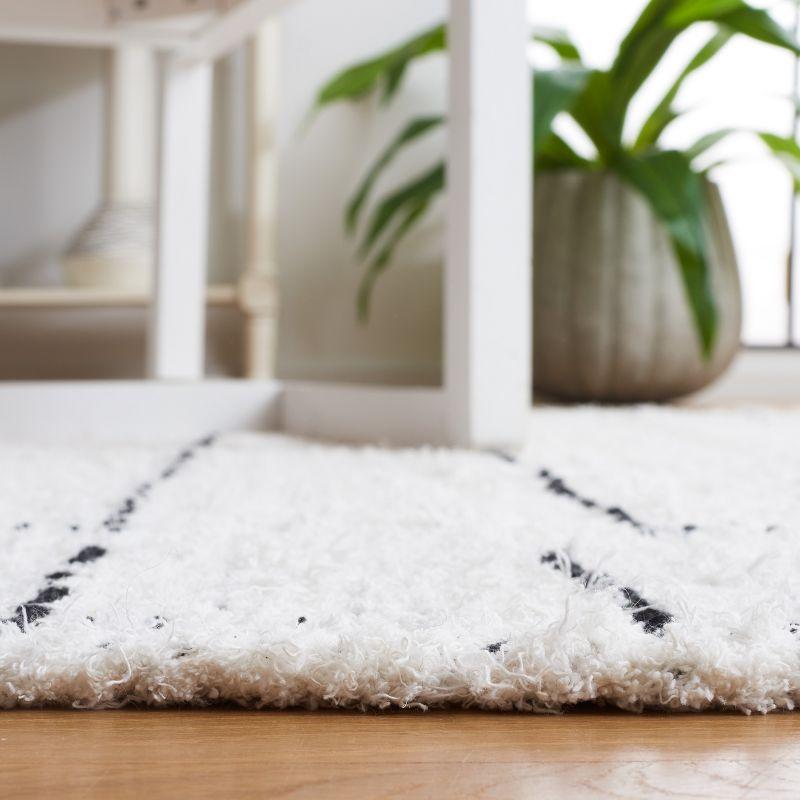 Casablanca CSB463 Hand Woven Area Rug - Ivory/Black - 3'x5' - Safavieh.