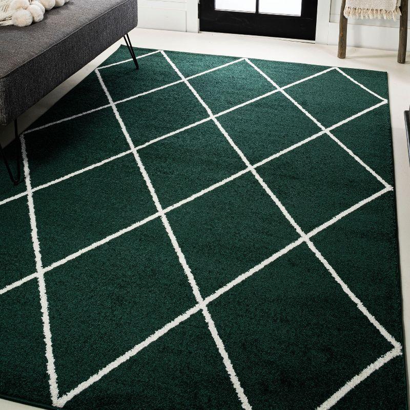 Cole Green and White Diamond Trellis Round Area Rug