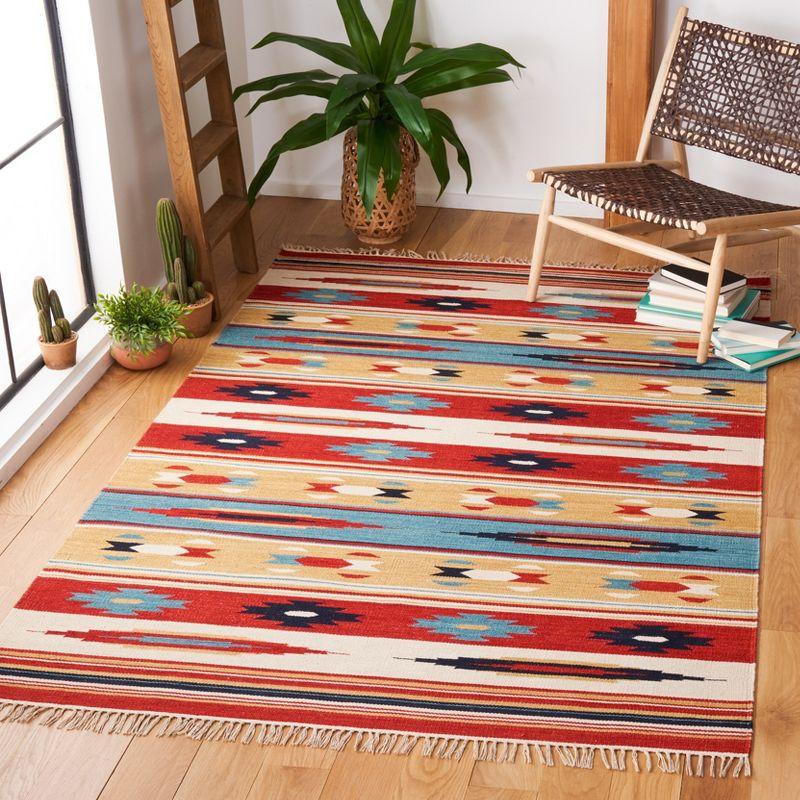 Safavieh Kilim Red and Beige Handwoven Wool Area Rug