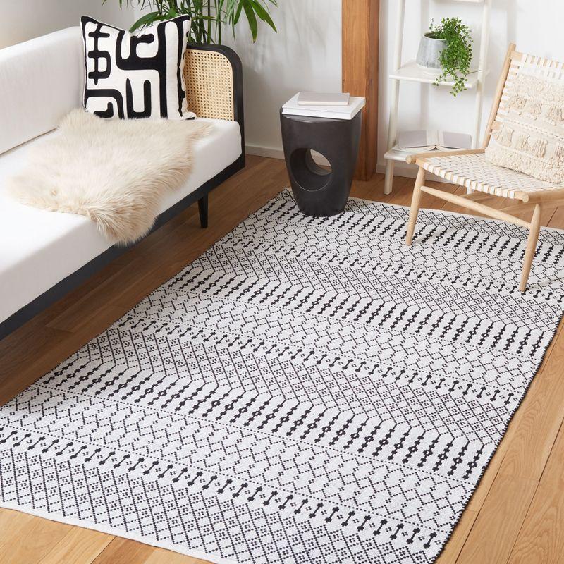Kilim KLM704 Hand Woven Area Rug - Ivory/Black - 3'x5' - Safavieh.