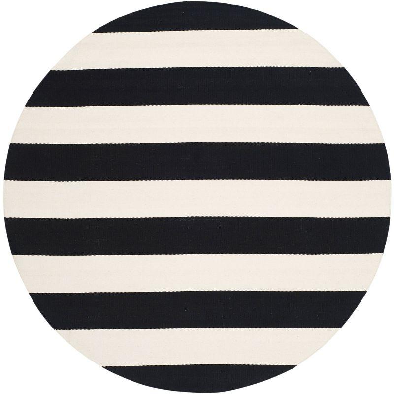 Montauk MTK712 Hand Woven Indoor Area Rug - Black/Ivory - 8' Round - Safavieh.