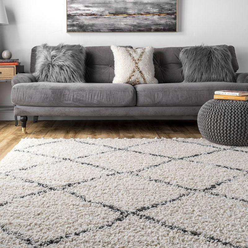 Nuloom Jessie Trellis 5x8 Indoor Area Rug for Living Room Bedroom Dining Room, Off White/Charcoal