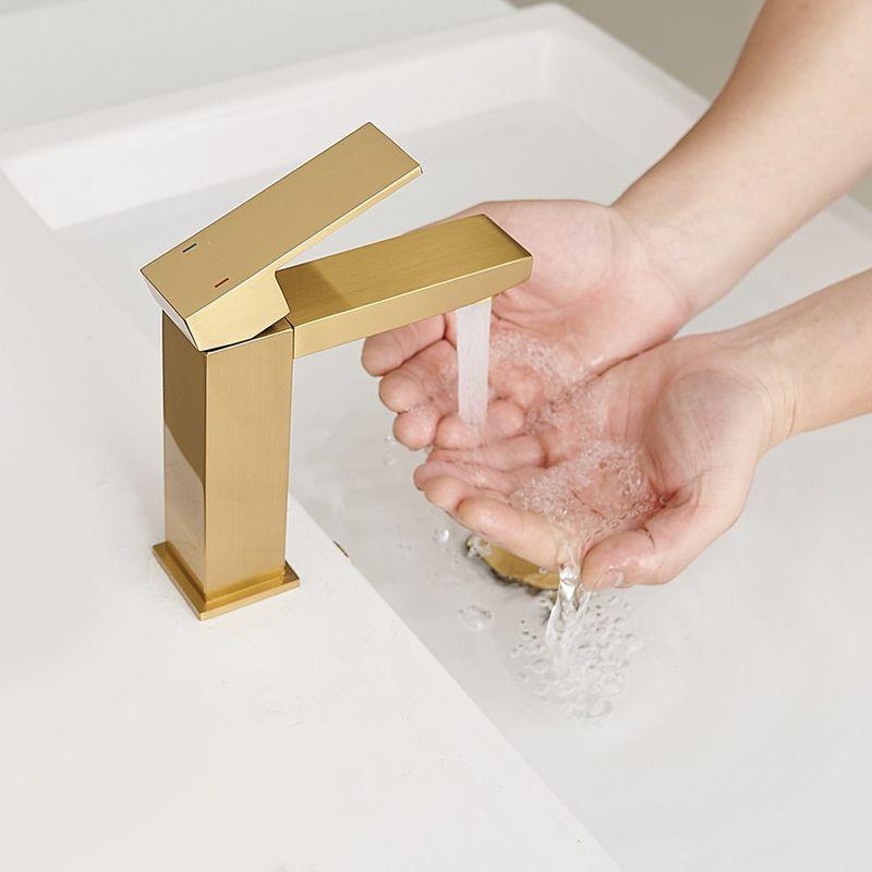 Single-Hole Single-handle Bathroom Faucet