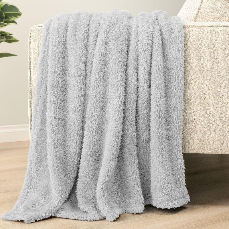 Pavilia Hand Woven Throw Blanket