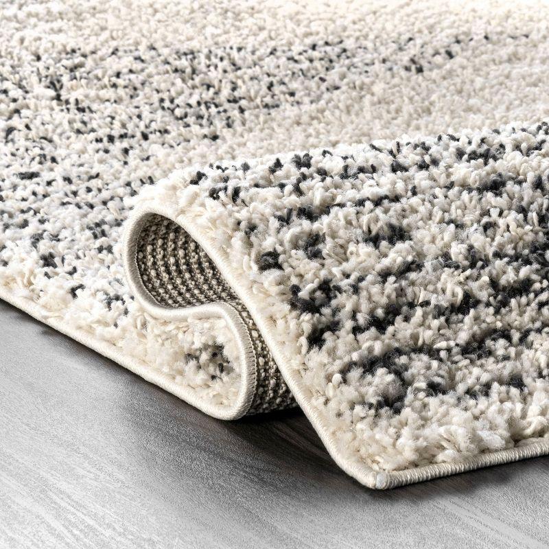 Nuloom Scarlette Diamond 2x6 Runner Shag Indoor Area Rug for Living Room Bedroom Dining Room Nursery Entryway Hallway, Off White/Charcoal