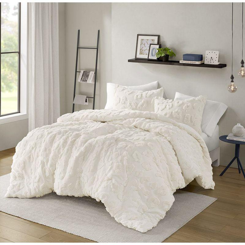 Intelligent Design Larissa Animal Chenille Comforter Set