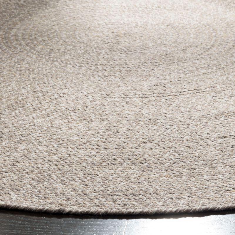 Braided BRD256 Hand Woven Indoor Area Rug - Ivory/Beige - 6' Round - Safavieh