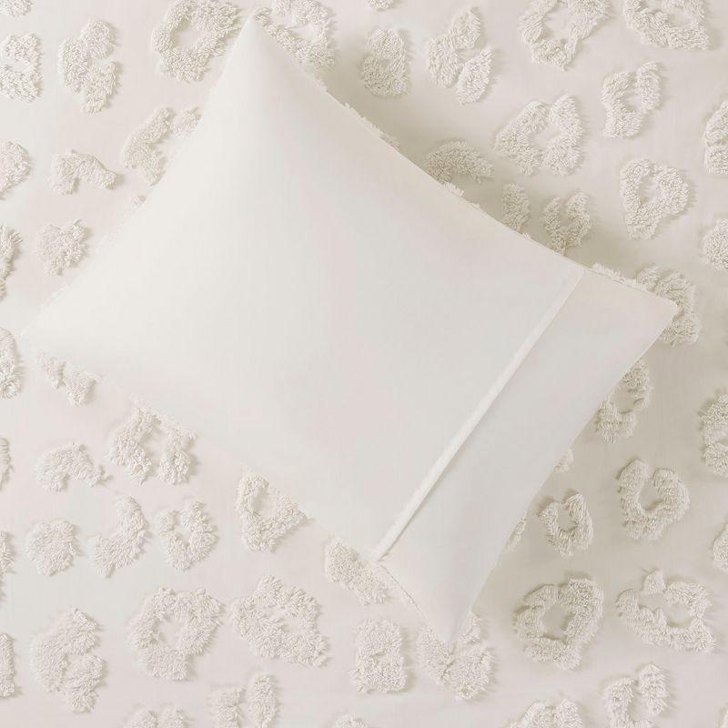 Intelligent Design Larissa Animal Chenille Comforter Set