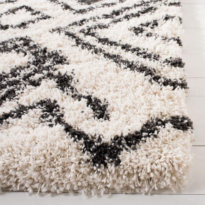 Sgb-Belize Shag SGB488 Power loomed Area Rug Ivory / Charcoal 5'-3" X 7'-6" - Safavieh.