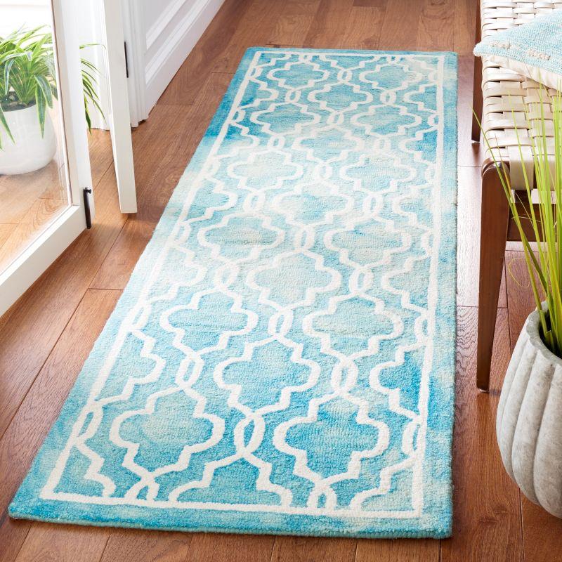 Dip Dye DDY539 Hand Tufted Indoor Accent Rug - Turquoise/Ivory - 2'6"x4' - Safavieh