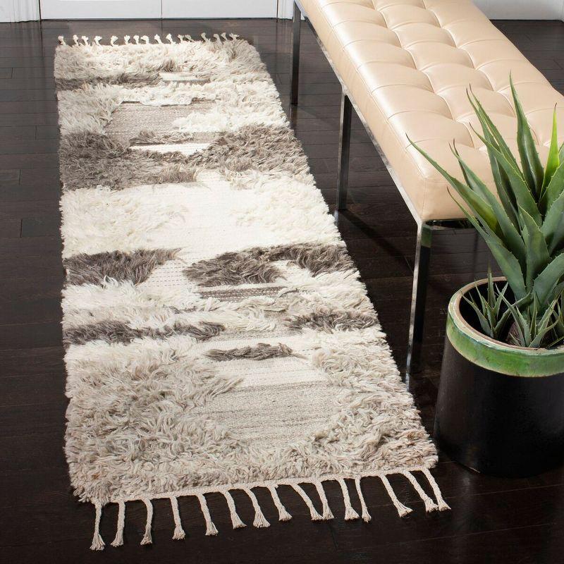 Ivory Elegance 27'' Hand-Knotted Wool Runner Rug