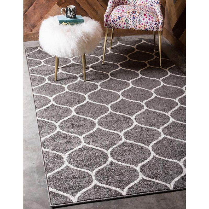 Lattice Frieze Dark Gray 8' x 11' Easy-Care Area Rug