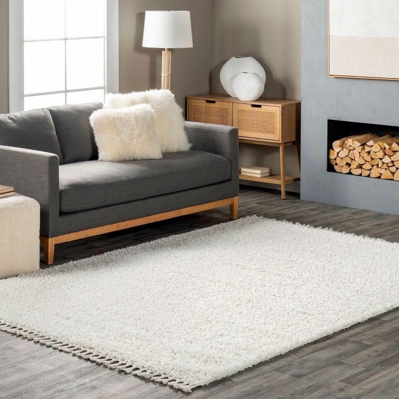 Nuloom Neva Solid 5x8 Shag Indoor Area Rug for Living Room Bedroom Dining Room Nursery, Ivory
