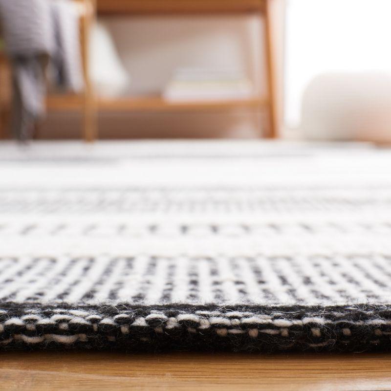 Safavieh Kilim Hand Woven Performance Striped Rug