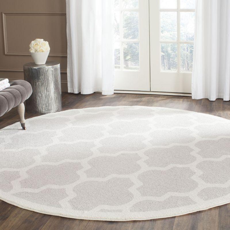 Amherst AMT420 Power Loomed Indoor Area Rug - Light Grey/Beige - 5' Round - Safavieh