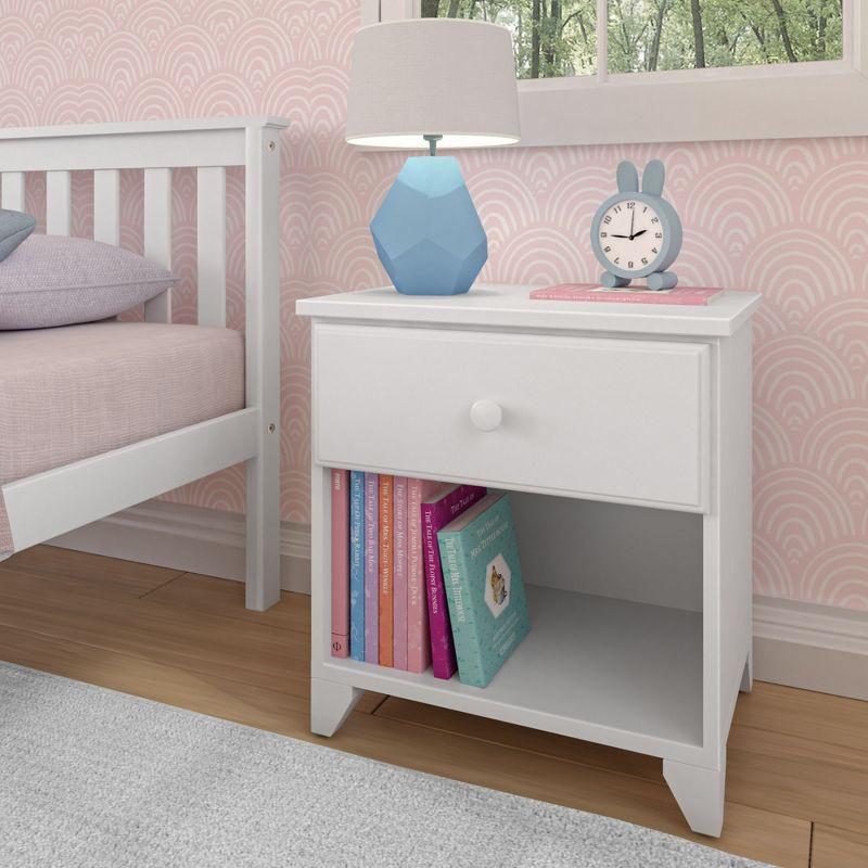 Max & Lily Classic Wood Nightstand with 1 Drawer, Kids Bedside Table/End Table, Small Nightstand for Bedroom