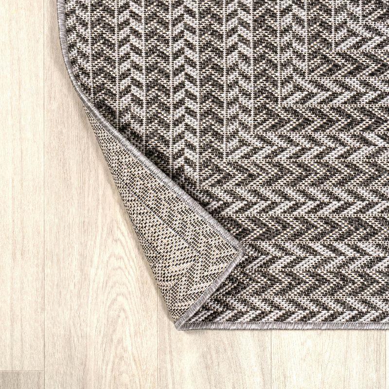 5' x 8' Chevron Modern Concentric Squares Indoor/Outdoor Area Rug, Black/Light Gray - JONATHAN Y