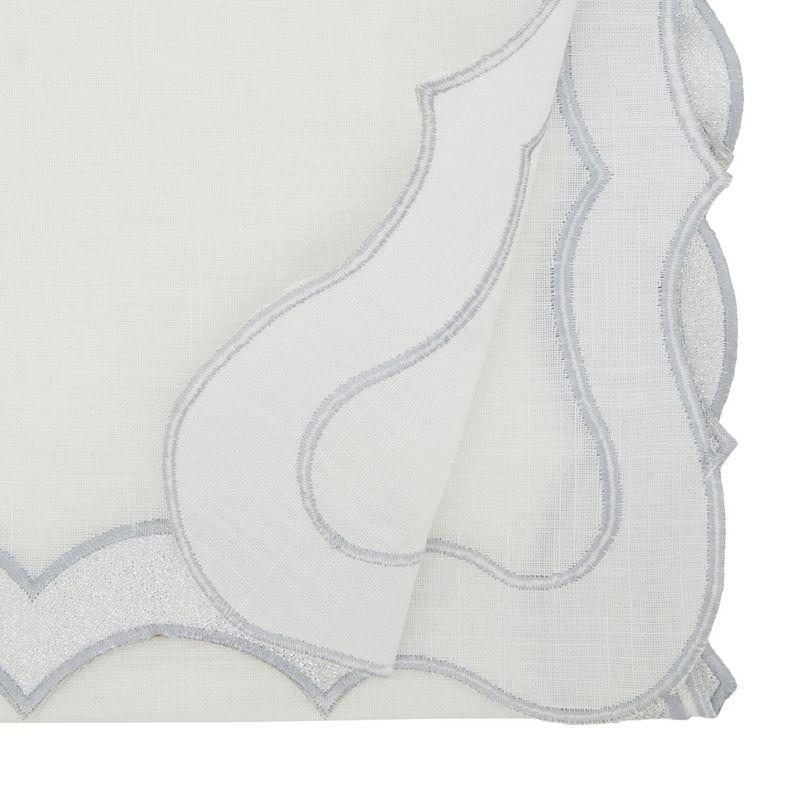 Saro Lifestyle Elegant Scallop Edge Table Runner