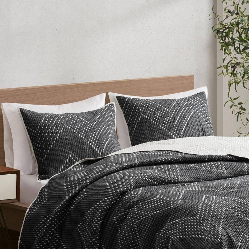 Black Cotton Reversible Chevron Full Quilt Set