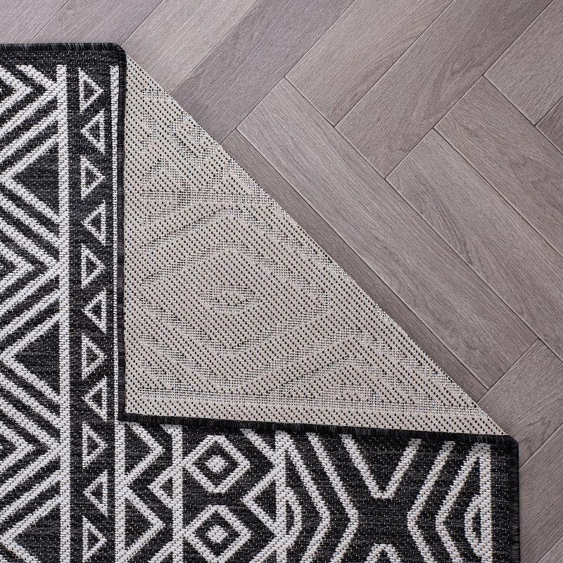 World Rug Gallery Distressed Geometric Bohemian Textured Flat Weave Indoor/Outdoor Area Rug - BLACK 5' X 7'