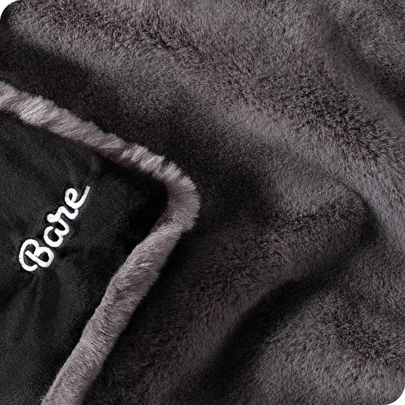 Ultra-Soft Fleece & Faux Fur Dark Gray Throw for All Ages